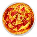 Hawaii Pizza mit Truthahnschinken, Ananas, Tomatensauce, und zartem Käse